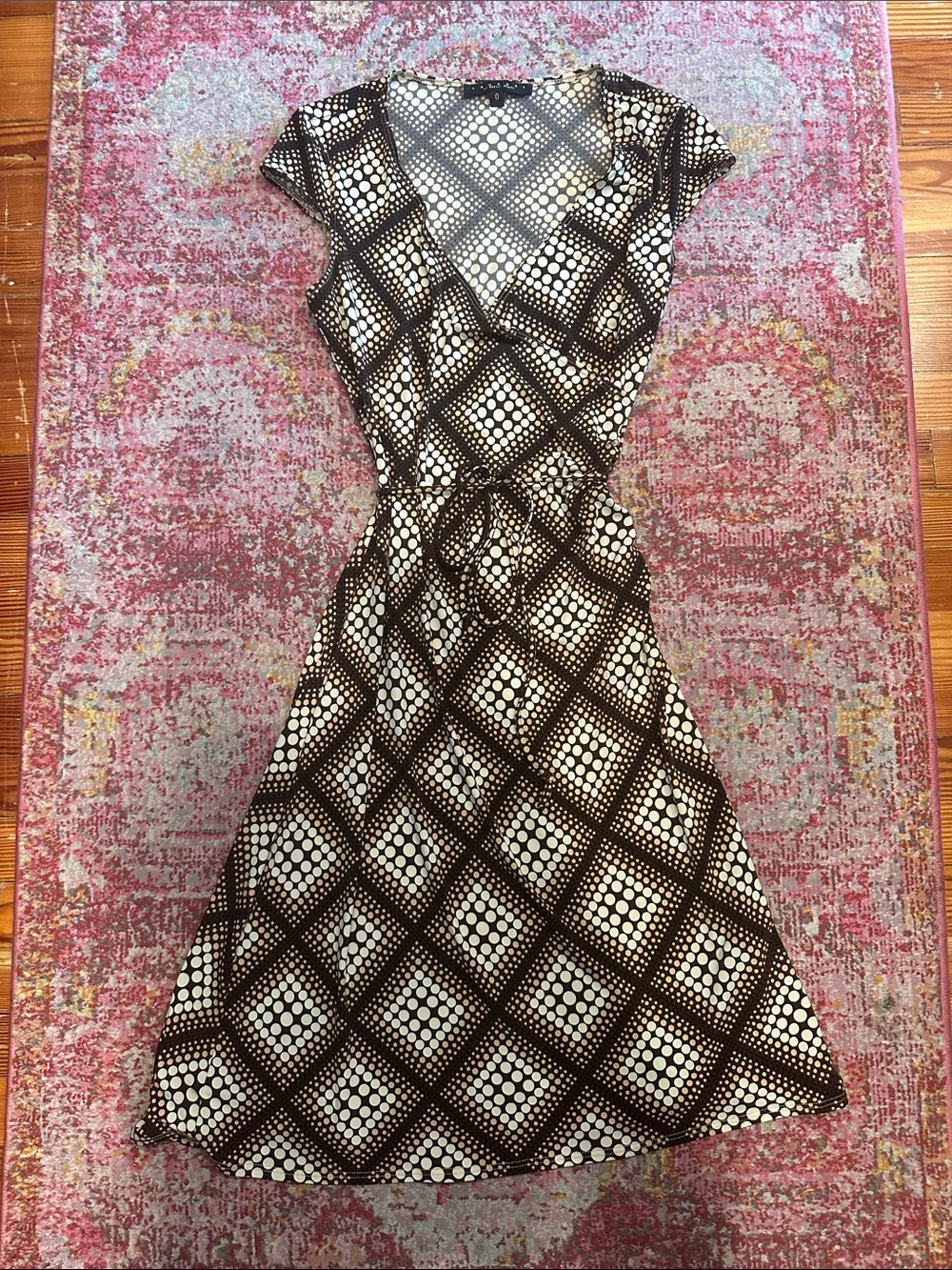 Laundry By Shelli Segal Black & Cream Geometric Wrap Midi Dress